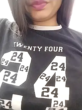 Sexy vernilla online show from November 2025 05:18:01 PM