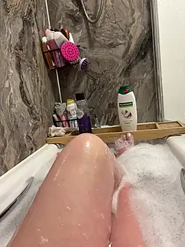 Imogenbabyyy online show from April 2026 07:10:02 PM