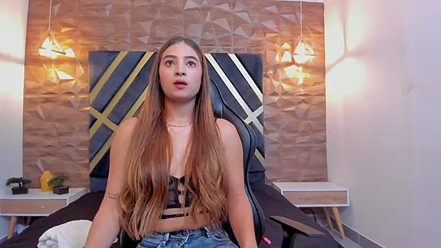 Snapshot of Alana_cox_ chatting on November 2025 11:19:03 PM Alana cox online show from November 2025 11:19:03 PM