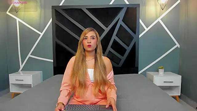 Snapshot of Alana_cox_ chatting on November 2025 08:20:02 PM Alana cox online show from November 2025 08:20:02 PM