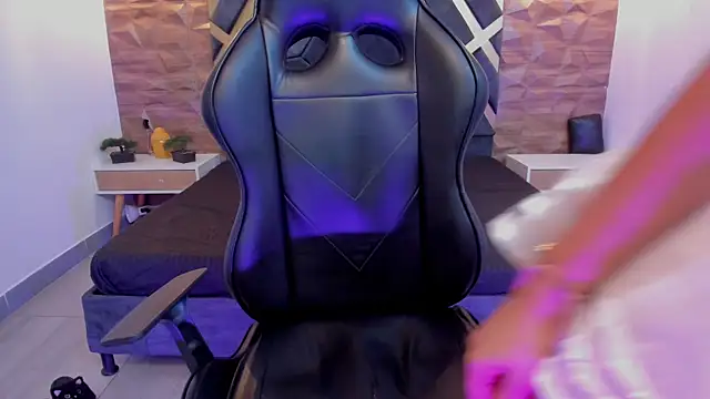 Snapshot of Alana_cox_ chatting on October 2025 11:33:01 PM Alana cox online show from October 2025 11:33:01 PM