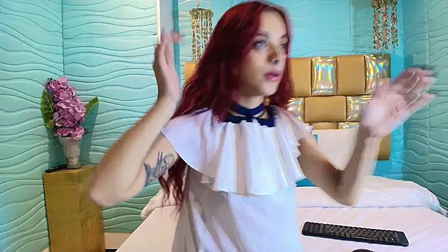 Snapshot of Scarlet_Monroee chatting on September 2025 10:38:01 PM Scarlet Monroee online show from September 2025 10:38:01 PM