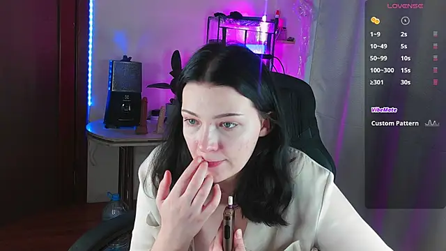 Snapshot of Liraras chatting on November 2025 10:27:02 AM Liraras online show from November 2025 10:27:02 AM