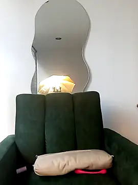 Snapshot of a_Malgosia_mako chatting on October 2025 04:17:01 PM a Malgosia mako online show from October 2025 04:17:01 PM