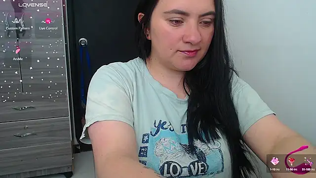 EmilySpicy online show from October 2025 04:53:01 PM