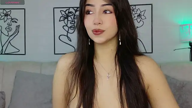 Snapshot of VioletBlacke_ chatting on May 2026 01:47:01 PM VioletBlacke online show from May 2026 01:47:01 PM