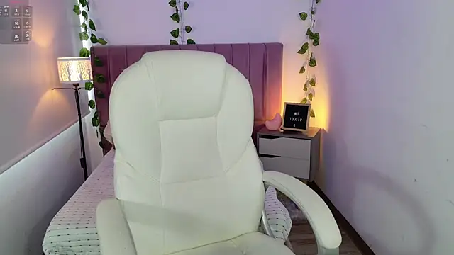 VioletBlacke  online show from December 2025 02:50:01 PM