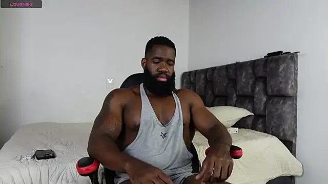 Snapshot of james_musclebbc chatting on June 2026 06:03:02 AM james musclebbc online show from June 2026 06:03:02 AM
