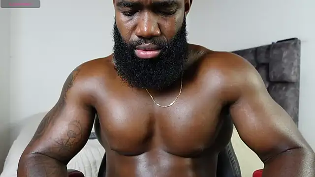 Snapshot of james_musclebbc chatting on June 2026 11:38:01 PM james musclebbc online show from June 2026 11:38:01 PM