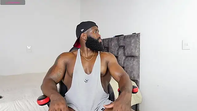 Snapshot of james_musclebbc chatting on June 2026 07:11:02 PM james musclebbc online show from June 2026 07:11:02 PM