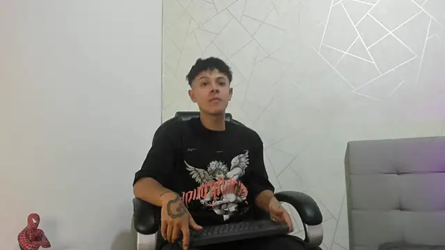 Alex Colton7 online show from November 2025 03:21:02 AM