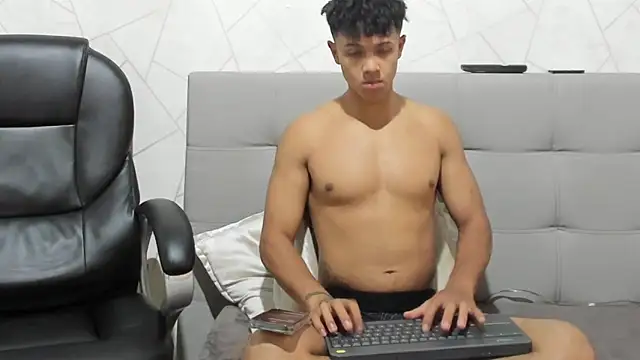 Alex Colton7 online show from November 2025 03:49:02 AM