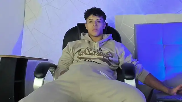 Alex Colton7 online show from December 2025 04:58:02 AM