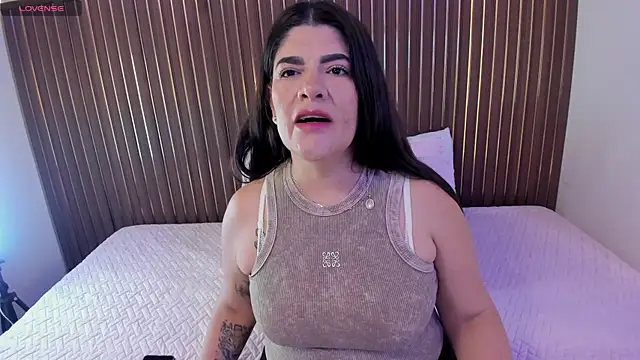 Roxie-NS online show from November 2025 12:05:01 PM