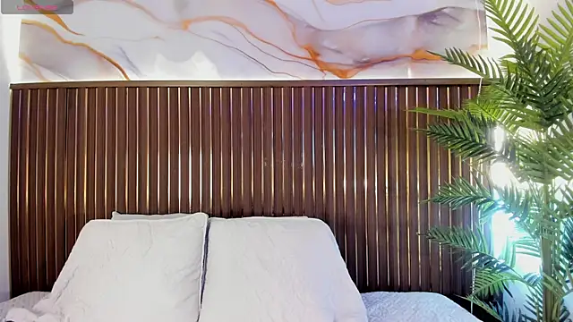 Roxie-NS online show from March 2026 01:12:02 PM