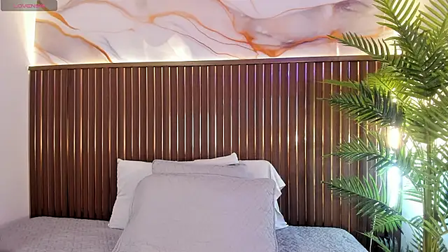 Roxie-NS online show from March 2026 12:20:02 PM