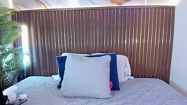 Roxie-NS online show from February 2026 12:05:02 PM