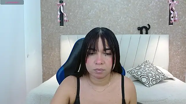AliceSmiith  online show from September 2025 05:53:02 PM