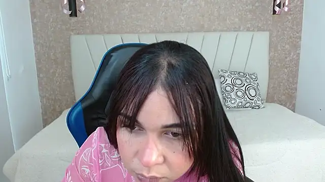 AliceSmiith  online show from October 2025 05:59:02 PM