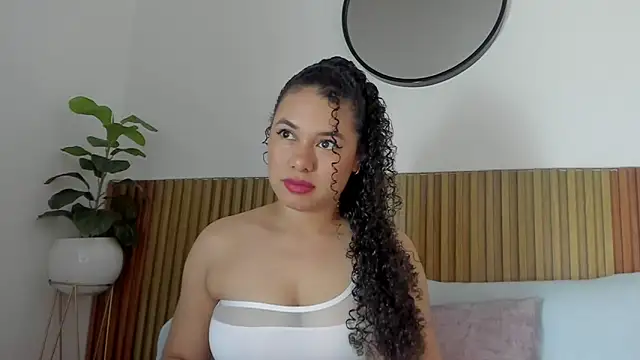 angie leonn online show from September 2025 12:08:02 PM