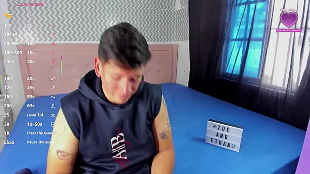 ZoeandEthan online show from November 2025 06:29:02 PM