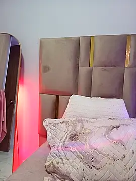 LoanaSantos online show from October 2025 02:13:01 AM