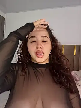 LoanaSantos online show from April 2026 10:25:02 PM