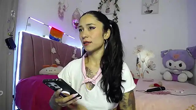 Liahdiaz  online show from April 2026 02:24:01 PM