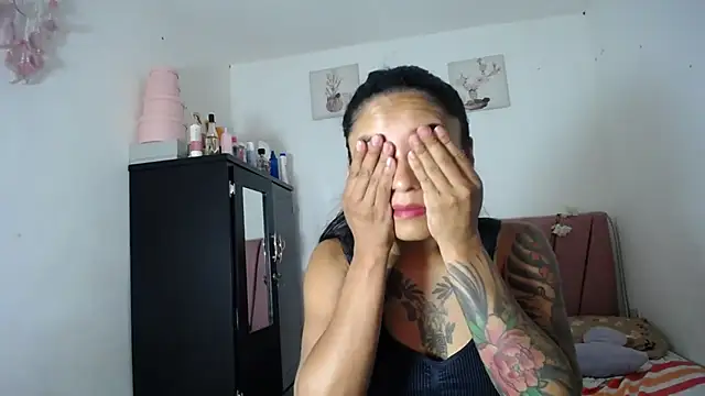 Liahdiaz  online show from July 2026 02:45:02 PM