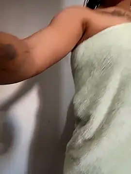 Liahdiaz  online show from November 2025 12:31:01 PM