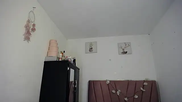 Liahdiaz  online show from July 2026 01:33:01 PM