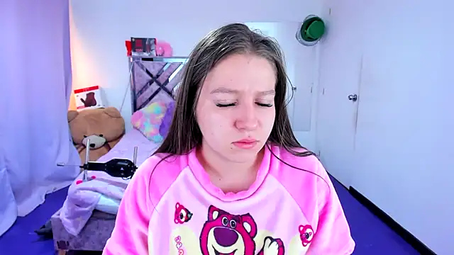 Snapshot of Luna_Analya chatting on April 2026 01:41:01 PM Luna Analya online show from April 2026 01:41:01 PM