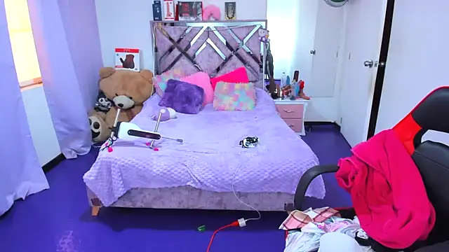 Snapshot of Luna_Analya chatting on April 2026 01:06:02 PM Luna Analya online show from April 2026 01:06:02 PM