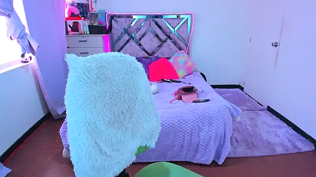 Luna Analya online show from October 2025 01:23:01 PM