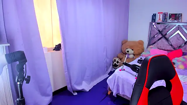 Luna Analya online show from May 2026 04:00:01 PM