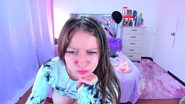 Luna Analya online show from November 2025 01:25:01 PM