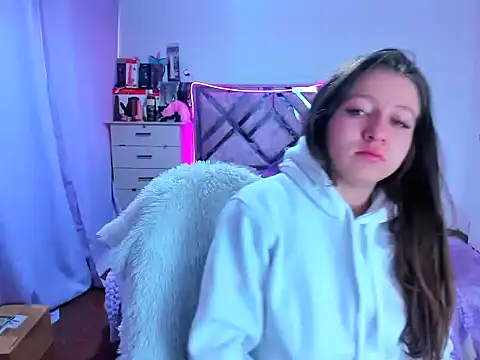 Luna Analya online show from October 2025 01:13:02 PM