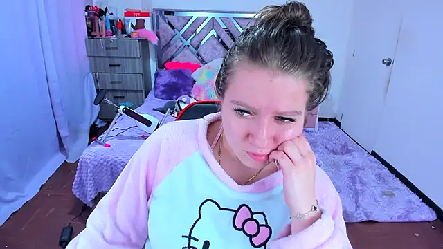 Luna Analya online show from December 2025 04:22:01 PM