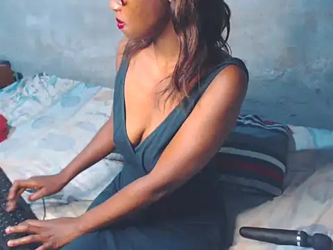 Blackntoxicabe6999 online show from November 2025 01:50:01 AM