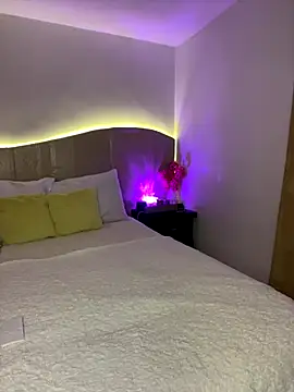 Vicky Saidi online show from December 2025 10:29:02 AM