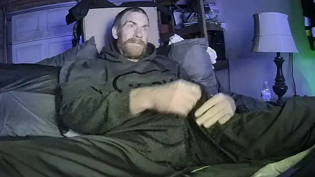 Snapshot of Tiggitytomociti chatting on December 2025 12:18:02 PM Tiggitytomociti online show from December 2025 12:18:02 PM