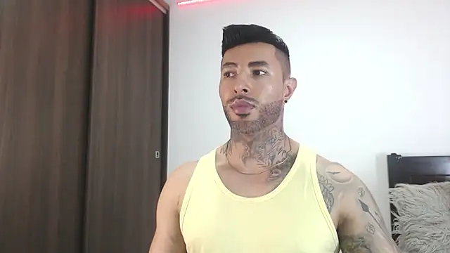 andrea de lucaa online show from February 2026 04:01:01 AM