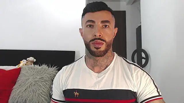 andrea de lucaa online show from May 2026 03:24:01 AM
