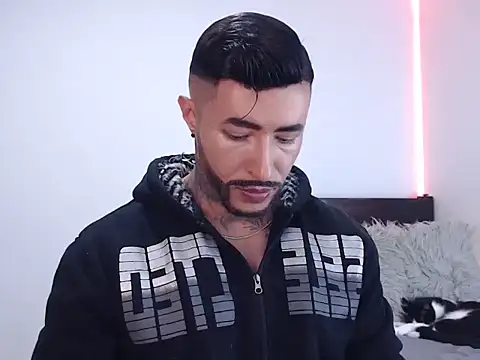 andrea de lucaa online show from November 2025 04:11:01 AM