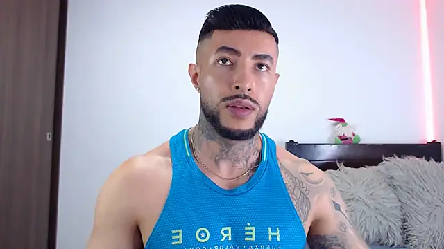 andrea de lucaa online show from December 2025 04:29:01 AM