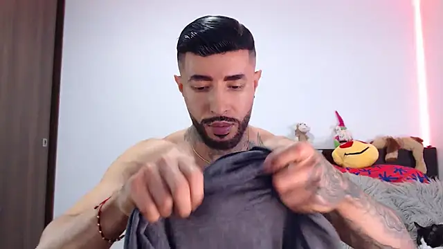 andrea de lucaa online show from January 2026 04:05:01 AM