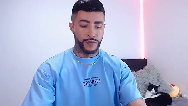 andrea de lucaa online show from October 2025 04:02:02 AM