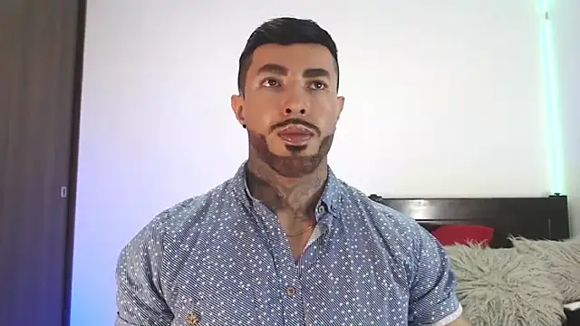 andrea de lucaa online show from April 2026 04:04:02 AM