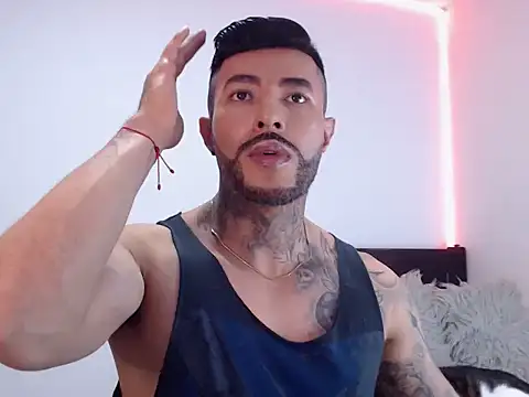 andrea de lucaa online show from October 2025 02:45:02 AM