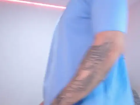 andrea de lucaa online show from November 2025 01:28:02 AM